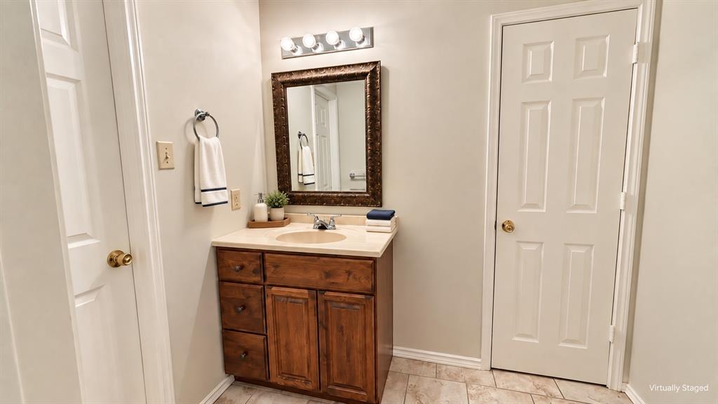 628 Raintree Circle Property Photo 18