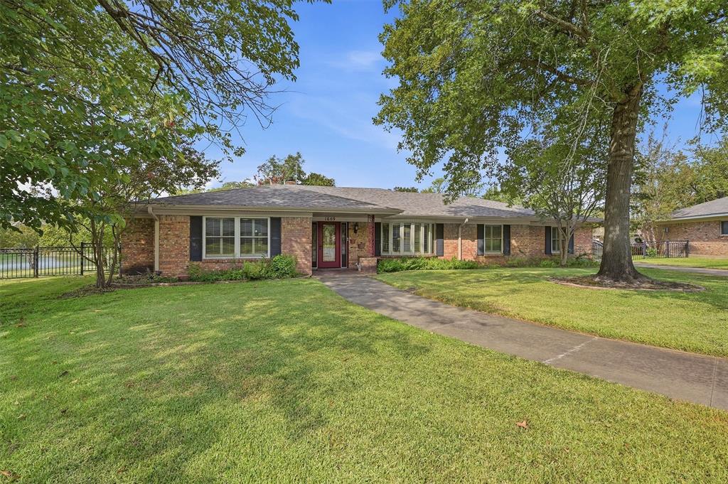 1609 Lakewood Drive Property Photo 6