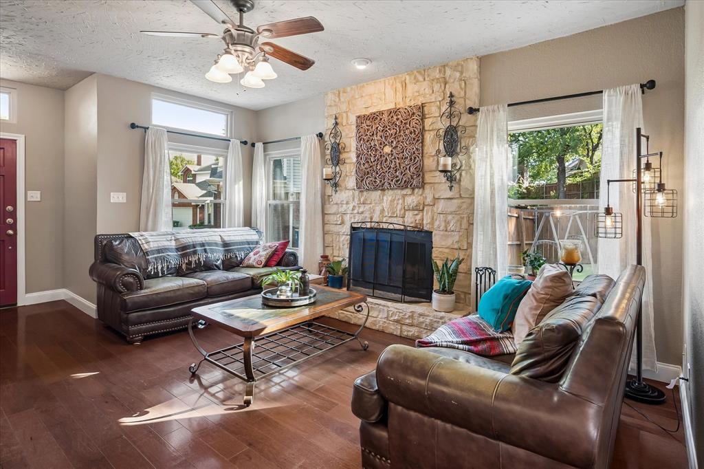 1502 Bennington Court Property Photo 4