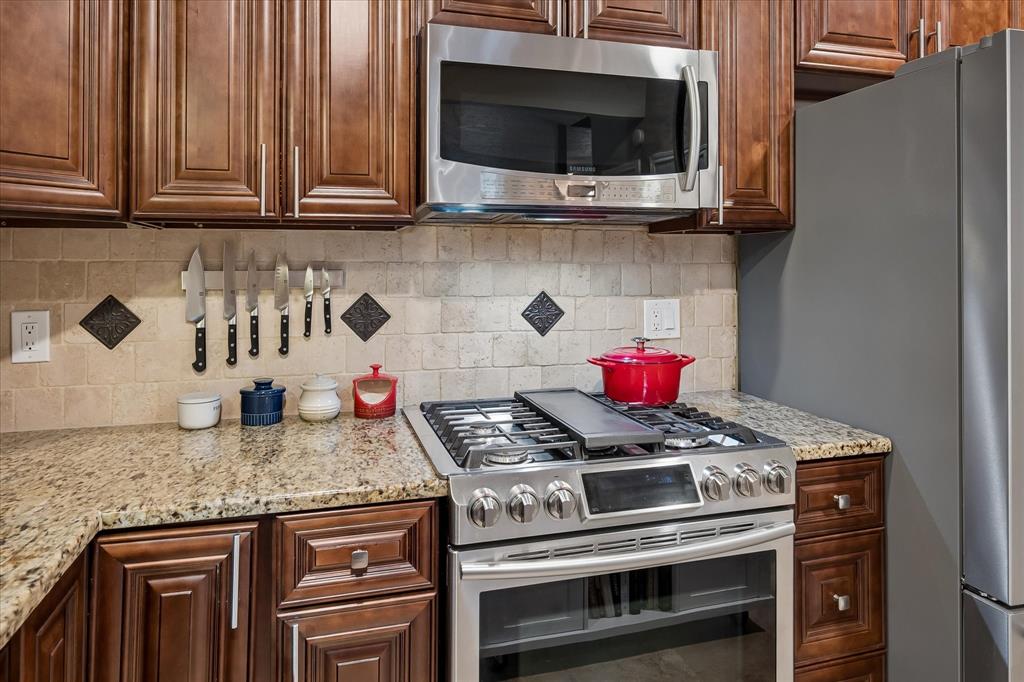 1502 Bennington Court Property Photo 11
