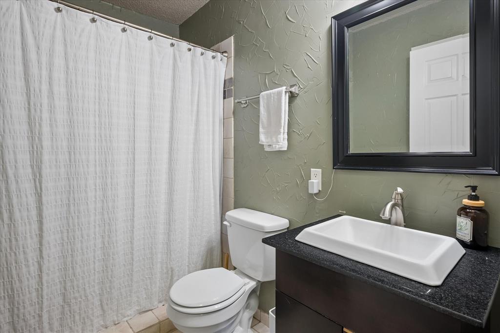 1502 Bennington Court Property Photo 18