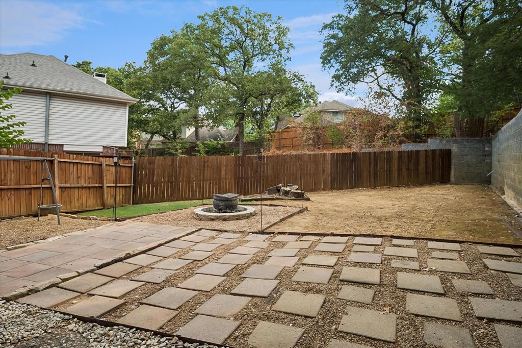 1502 Bennington Court Property Photo 20