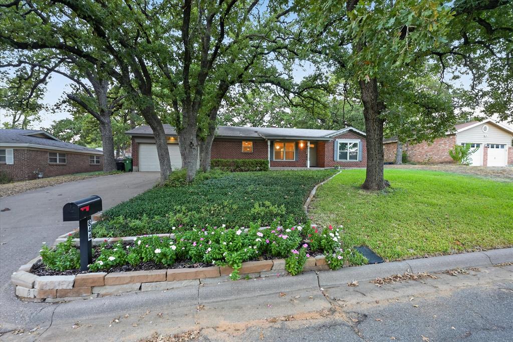 844 Woodcrest Drive Property Photo 1