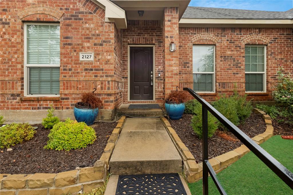 2127 Colby Lane Property Photo 2