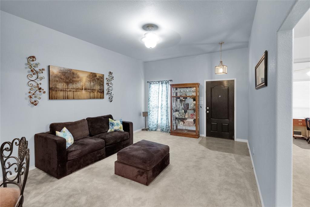 2127 Colby Lane Property Photo 4