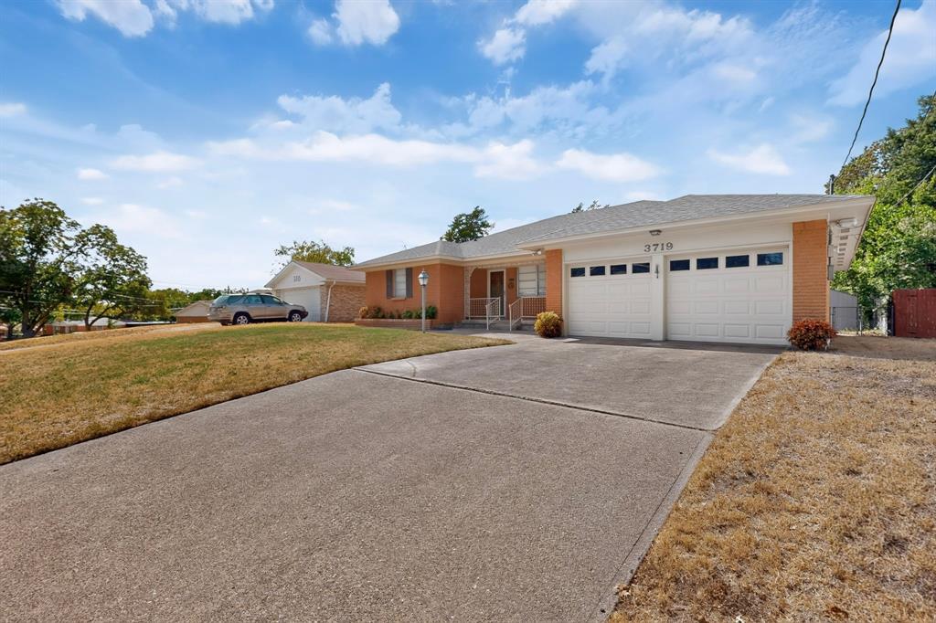 3719 Rock Bluff Drive Property Photo 4
