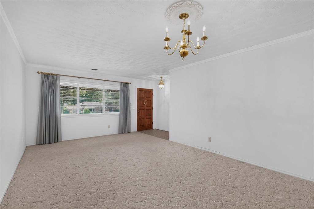 3719 Rock Bluff Drive Property Photo 8