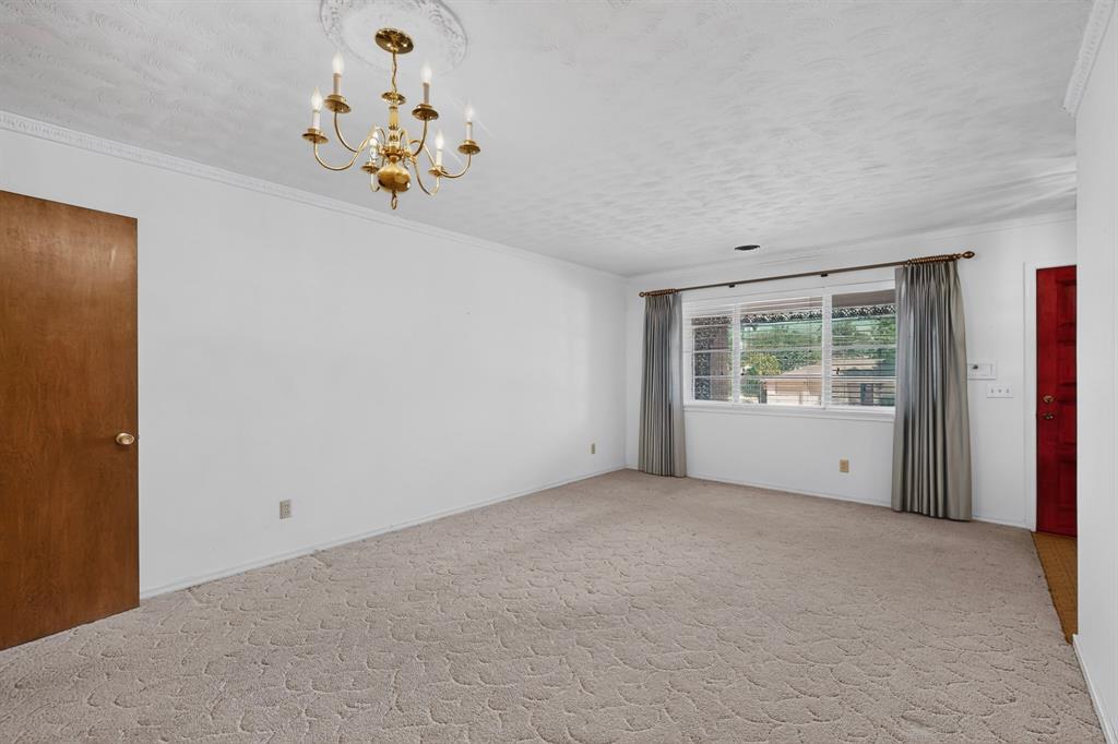3719 Rock Bluff Drive Property Photo 9