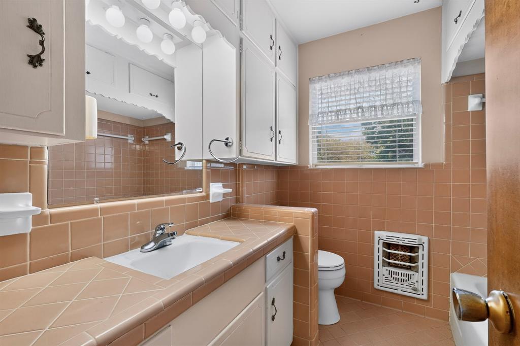 3719 Rock Bluff Drive Property Photo 23