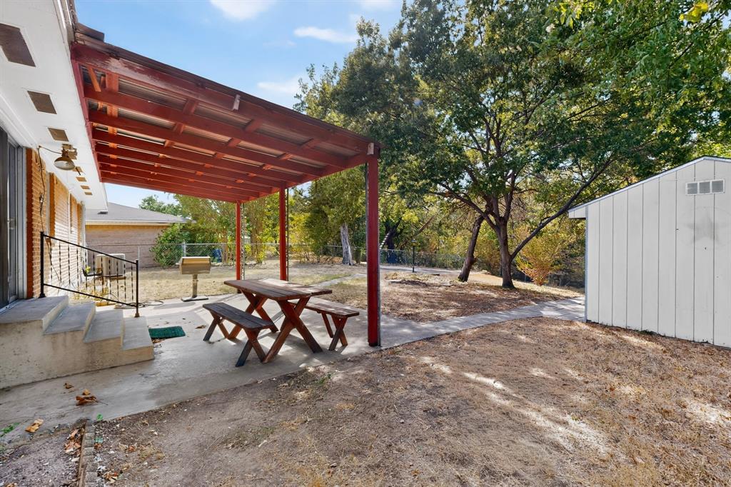 3719 Rock Bluff Drive Property Photo 32
