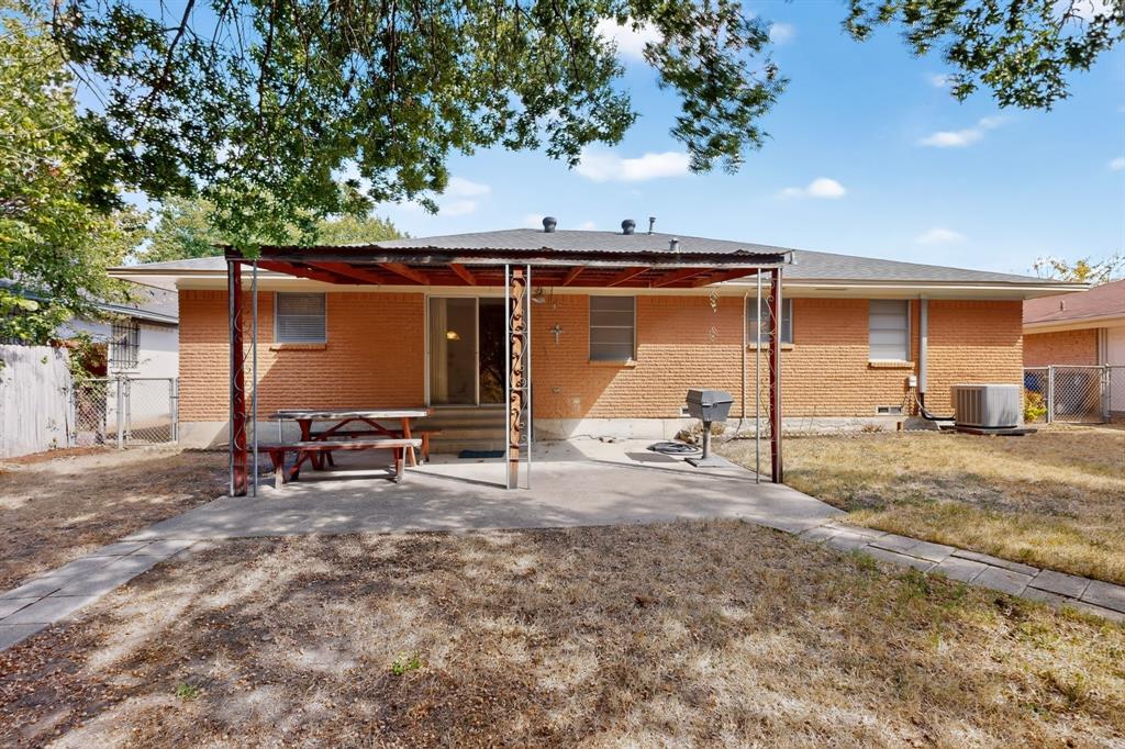3719 Rock Bluff Drive Property Photo 33