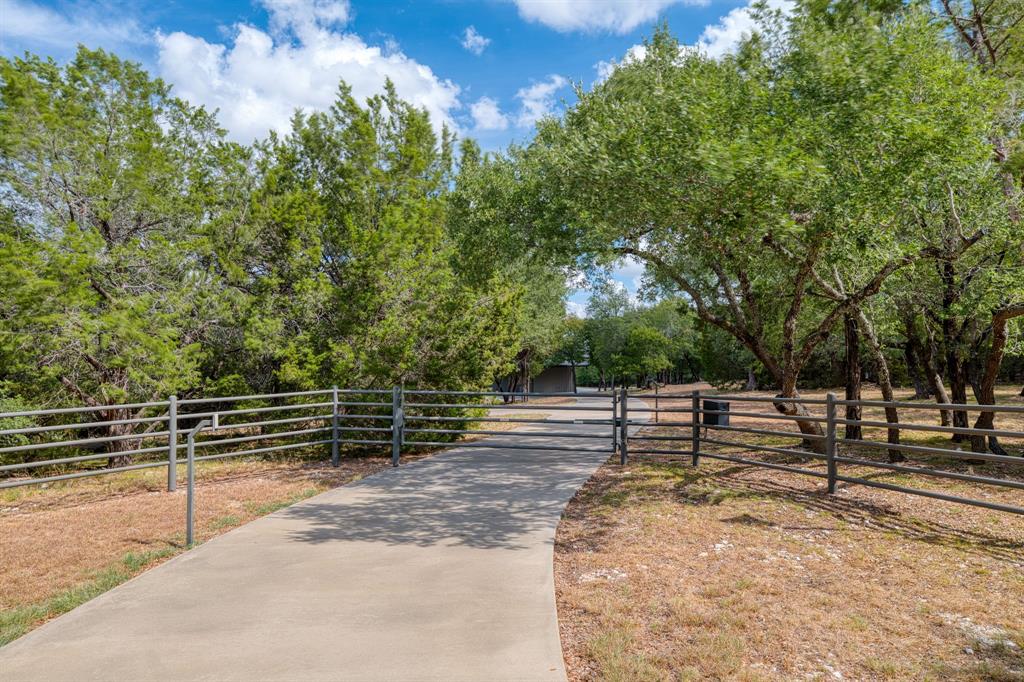 400 Hali Brooke Drive Property Photo 4