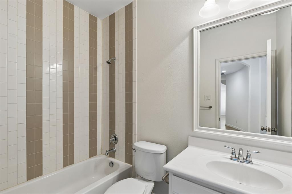 605 Royal Glen Drive Property Photo 29