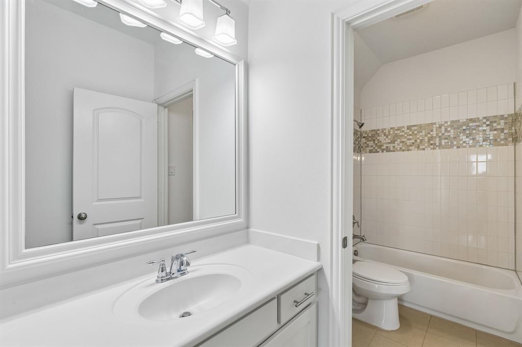 605 Royal Glen Drive Property Photo 30