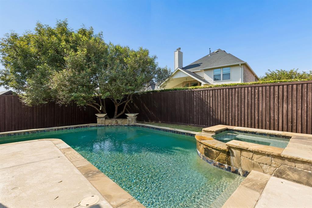 605 Royal Glen Drive Property Photo 32