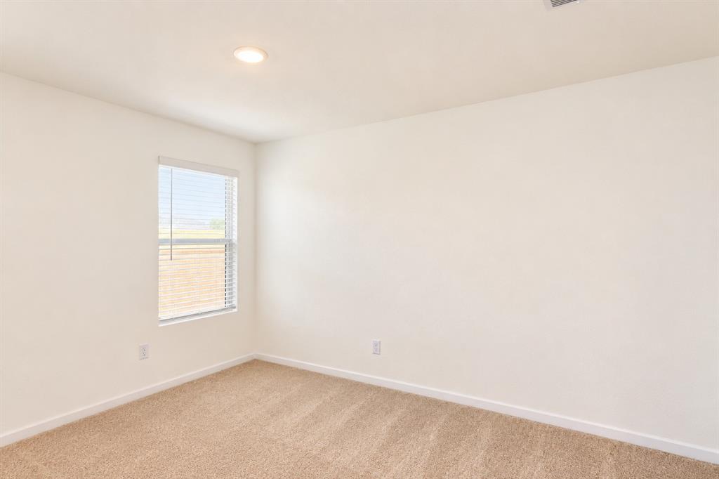 608 Finch Circle Property Photo 5