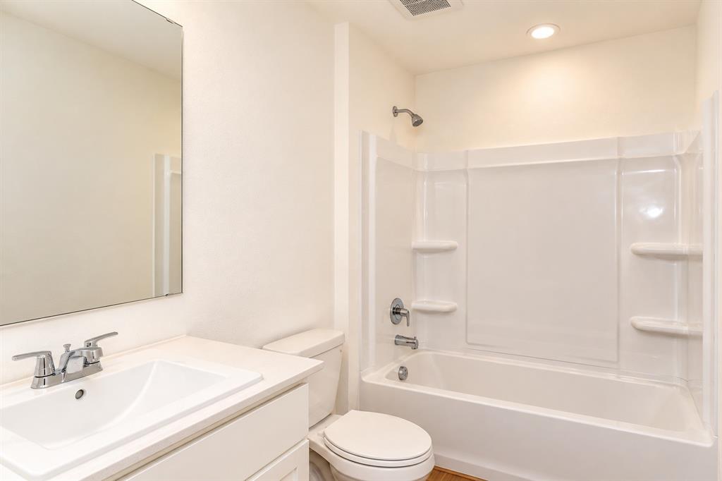 608 Finch Circle Property Photo 6