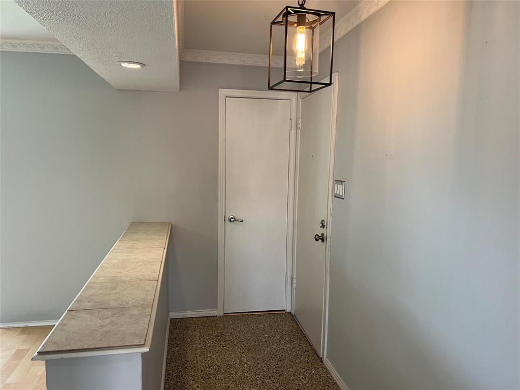 4715 Skillman Street D Property Photo 3