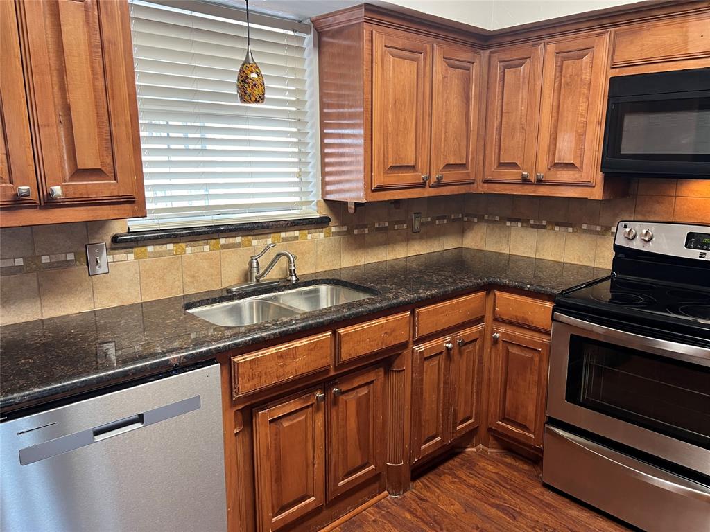 4715 Skillman Street D Property Photo 5