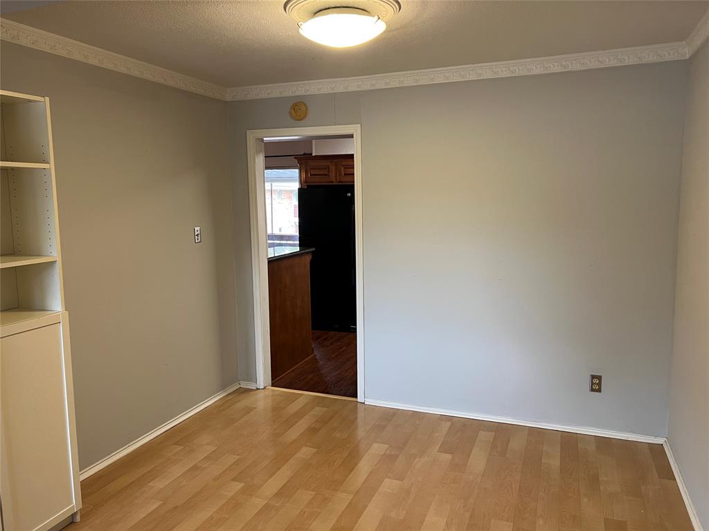 4715 Skillman Street D Property Photo 10