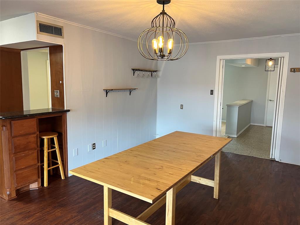 4715 Skillman Street D Property Photo 12