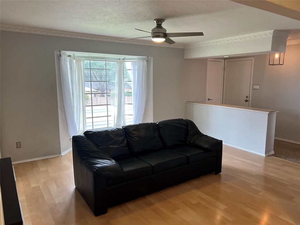 4715 Skillman Street D Property Photo 15