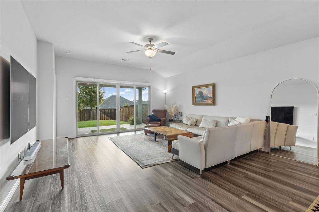 5549 Cypress Willow Bend Property Photo 9