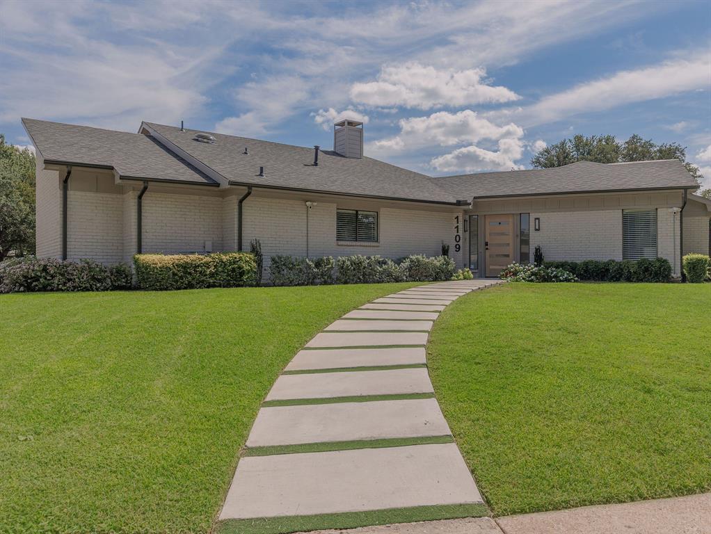 1109 Mill Springs Property Photo 1
