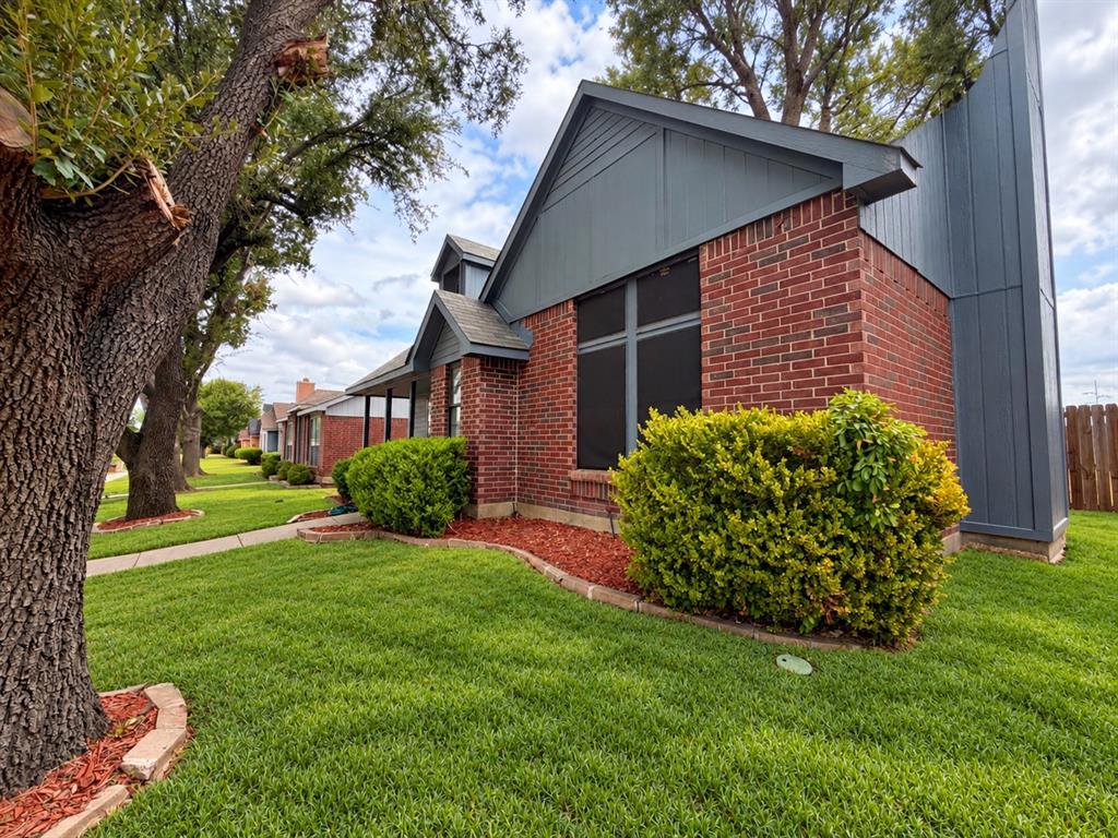 4028 O B Crowe Drive Property Photo 4
