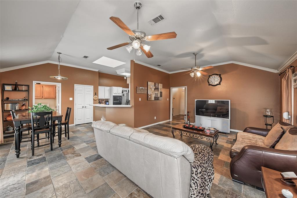 2722 Kingswood Boulevard Property Photo 3