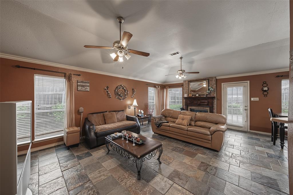 2722 Kingswood Boulevard Property Photo 4