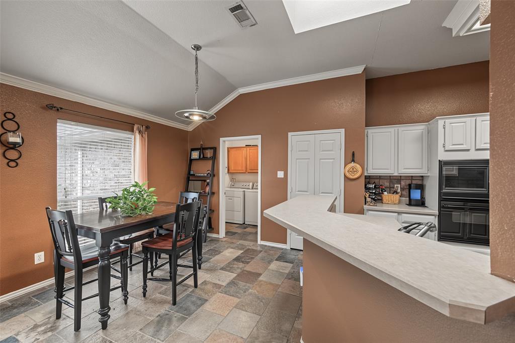 2722 Kingswood Boulevard Property Photo 9