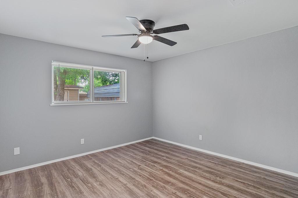 9000 Lone Oak Drive Property Photo 14