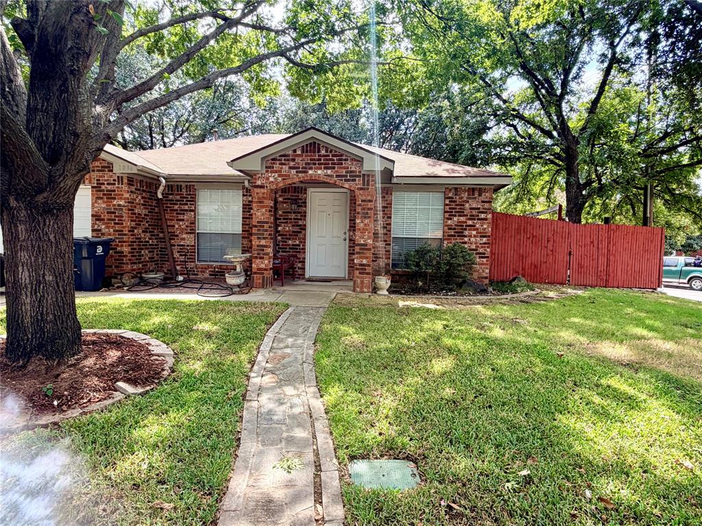 1036 El Triumfo Street Property Photo 1