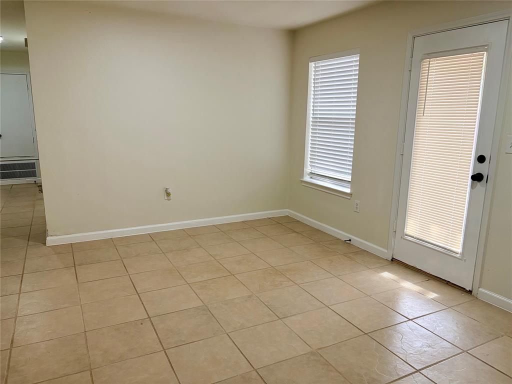 1036 El Triumfo Street Property Photo 8