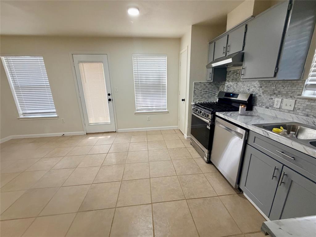 1036 El Triumfo Street Property Photo 10