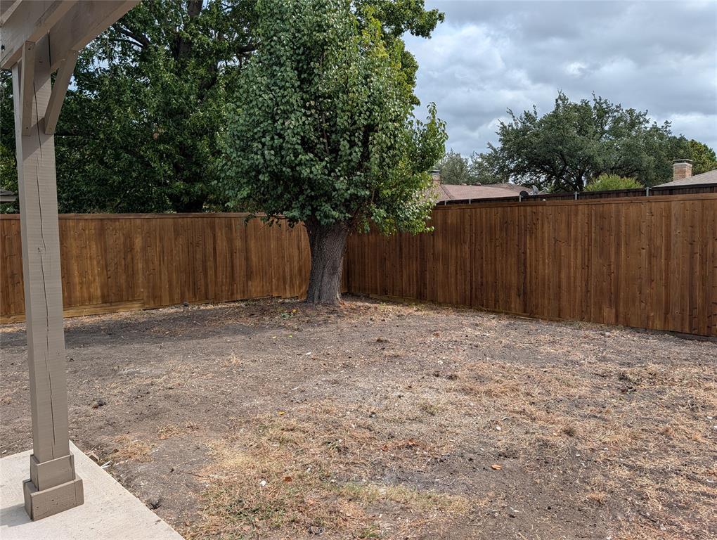 2404 Glen Forest Lane Property Photo 13