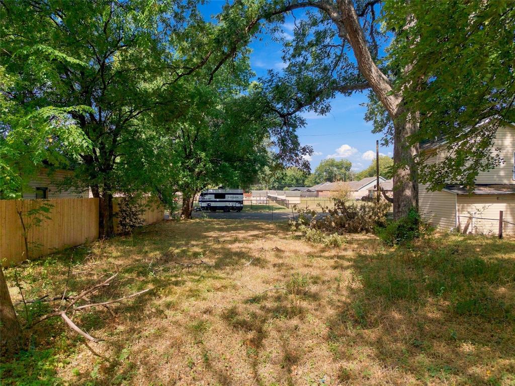 805 Mckeen Street Property Photo 3