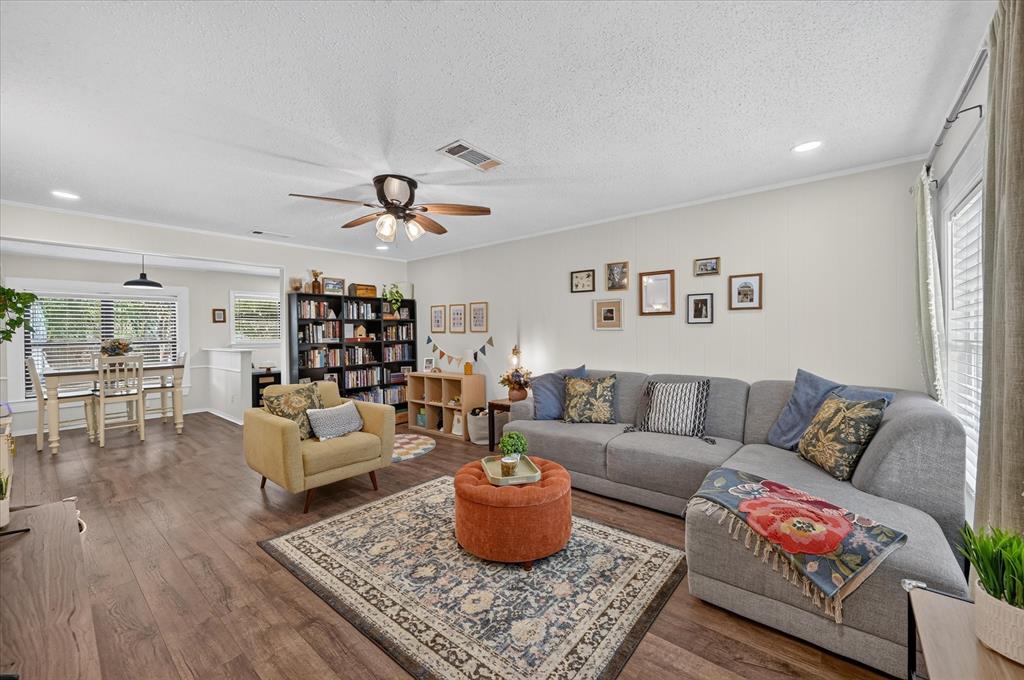 3228 Olive Place Property Photo 4