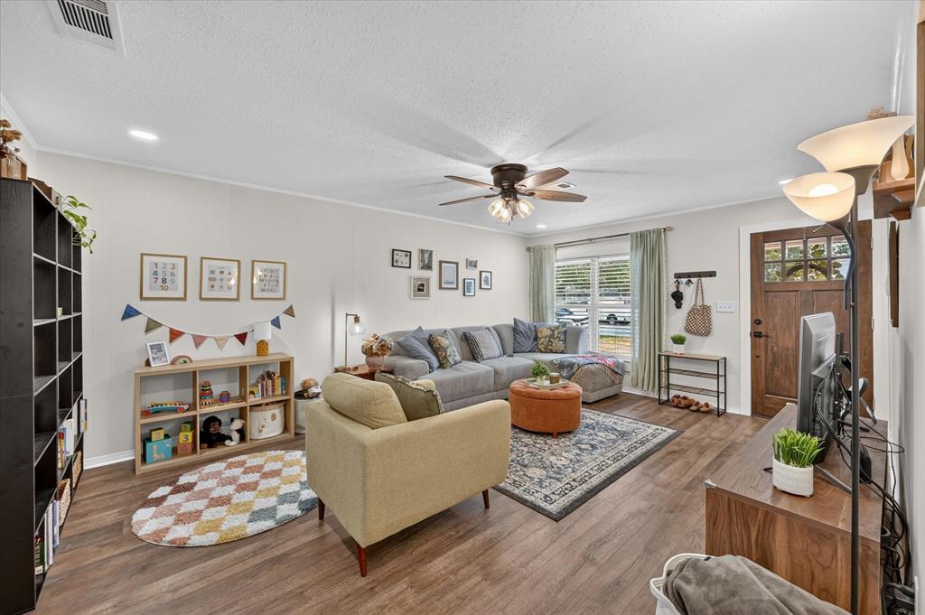 3228 Olive Place Property Photo 5