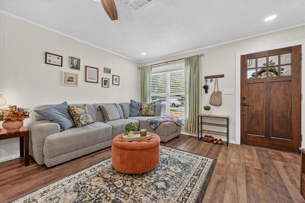 3228 Olive Place Property Photo 7