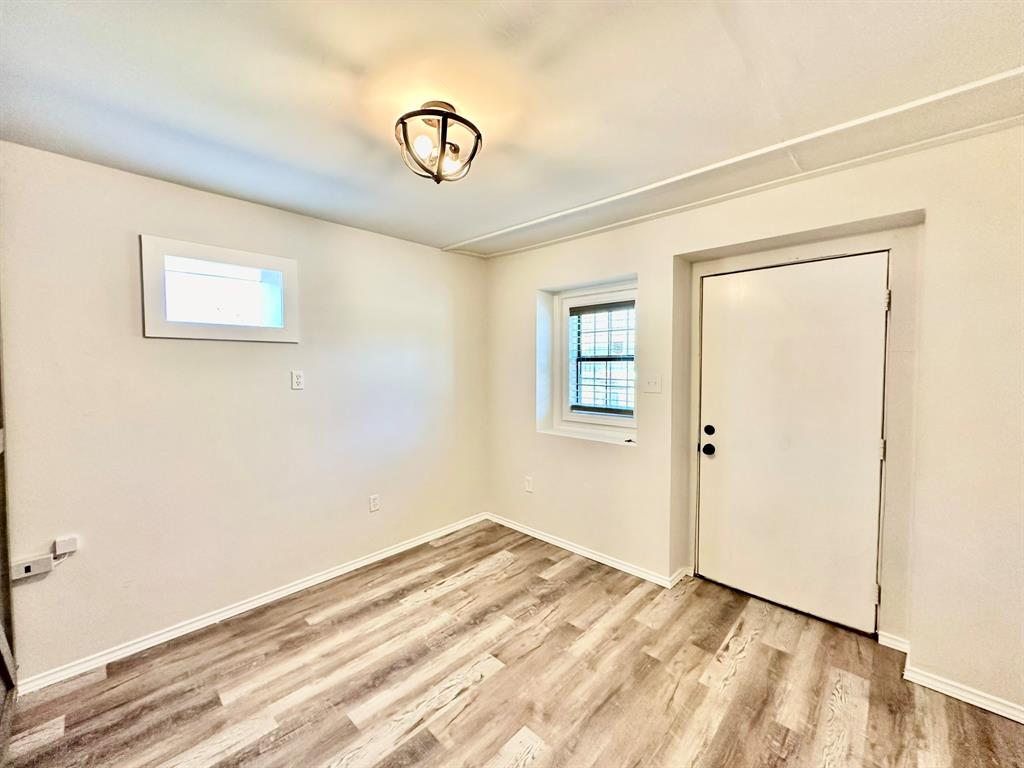 1824 S Walnut Street Property Photo 6