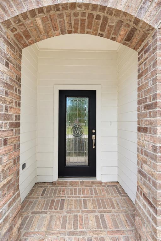 5116 Grove Cove Drive Property Photo 3