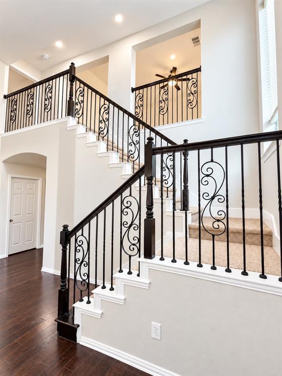 5116 Grove Cove Drive Property Photo 5