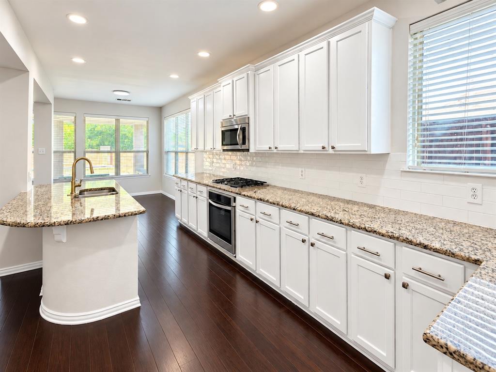 5116 Grove Cove Drive Property Photo 12