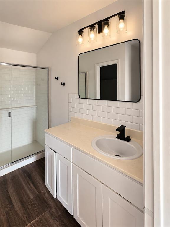 1208 E Daggett Avenue Property Photo 8
