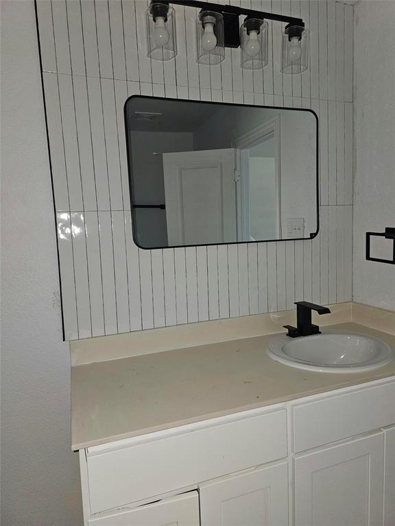 1208 E Daggett Avenue Property Photo 10
