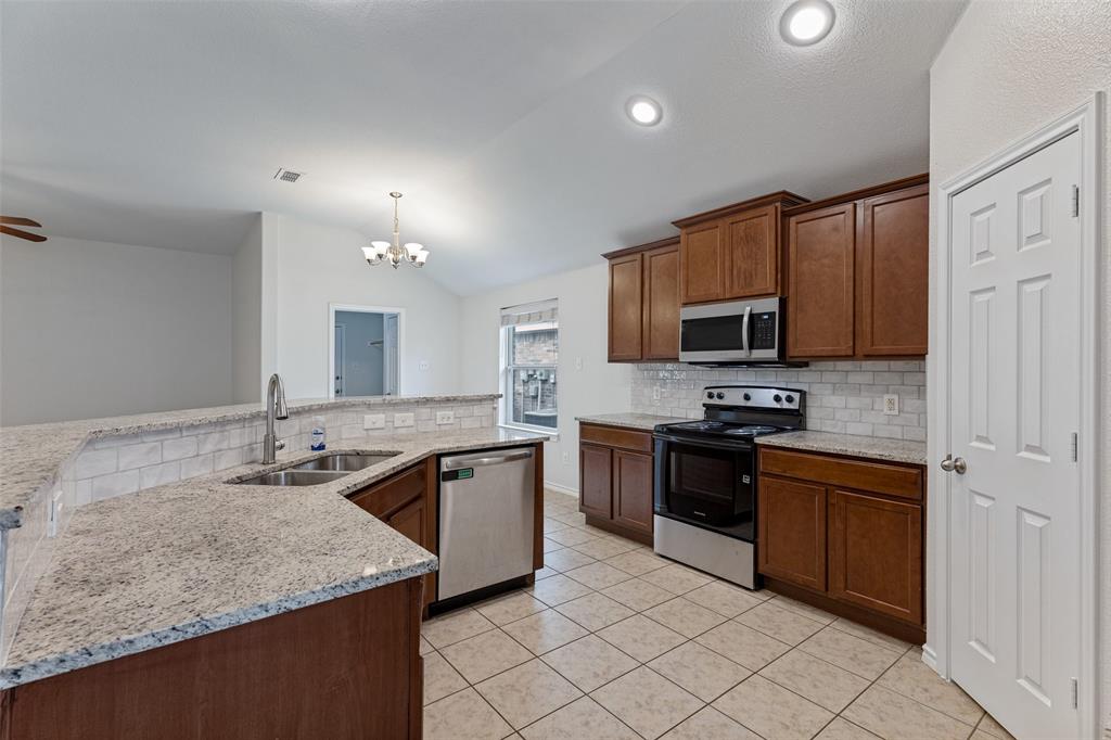 6516 Chalk River Drive Property Photo 9