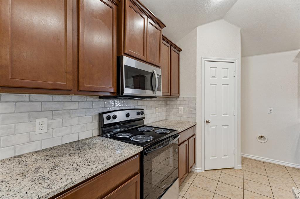 6516 Chalk River Drive Property Photo 10