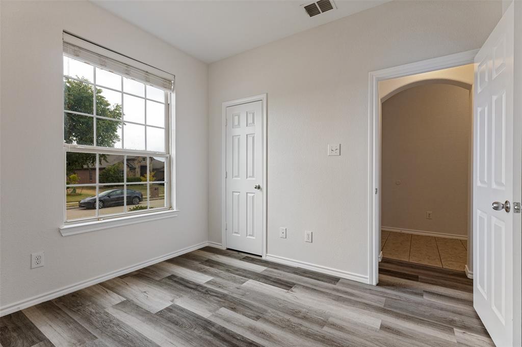 6516 Chalk River Drive Property Photo 12